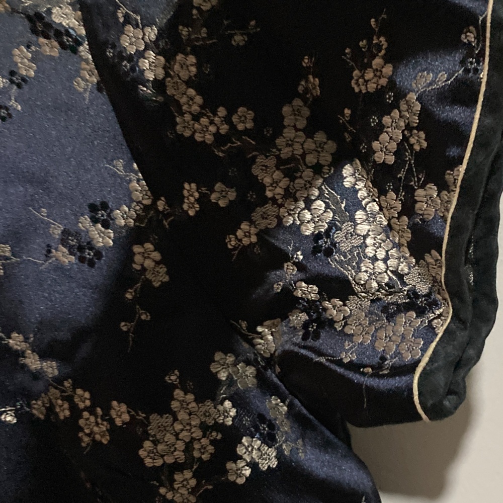 Elegant Black and Gold Floral Midi Dress - Picture 6 of 11